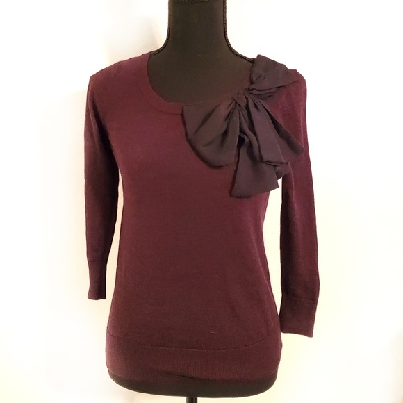 LOFT Sweaters - Loft size XS sweater with bow detail
